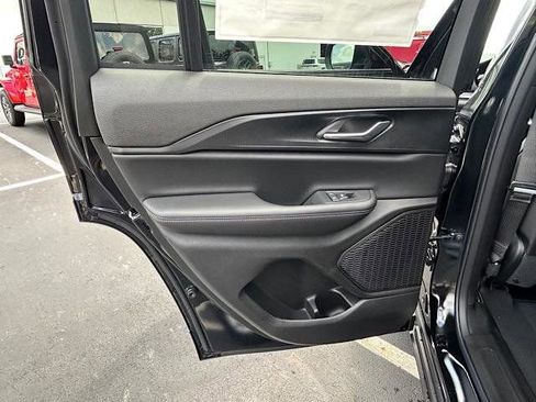 New 2025 Jeep Grand Cherokee Laredo w/ Luxury Tech Group I image 11