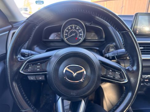 Used 2018 MAZDA MAZDA3 Touring image 23