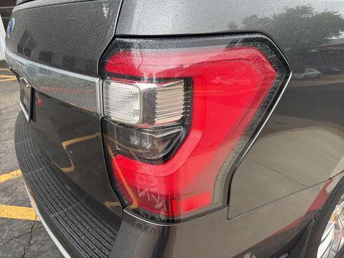 Used 2019 Ford Expedition Platinum RWD image 12