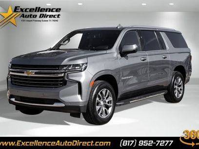 Used 2022 Chevrolet Suburban LT w/ Luxury Package