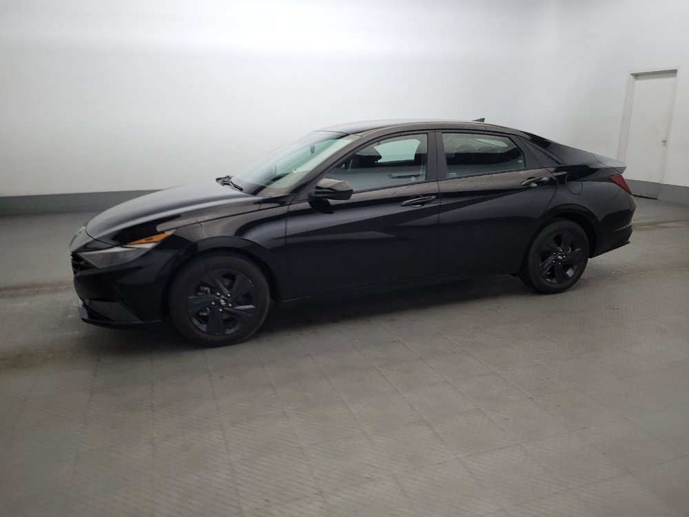 Used 2023 Hyundai Elantra SEL FWD image 2