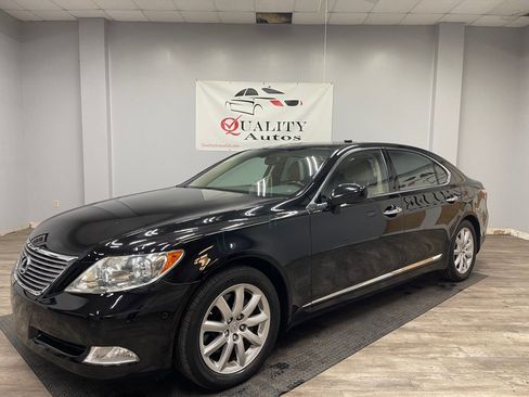 Used 2009 Lexus LS 460 L w/ Executive Class Seating Pkg RWD image 2