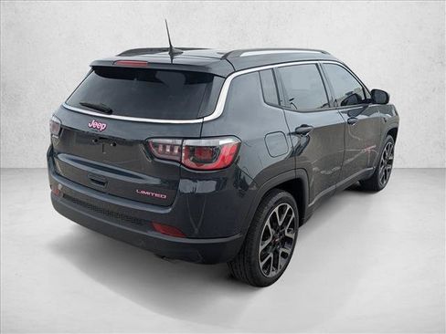Used 2018 Jeep Compass Limited w/ Safe & Security Group FWD image 5
