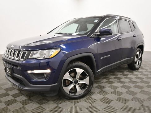 Used 2018 Jeep Compass Latitude w/ Cold Weather Group image 2