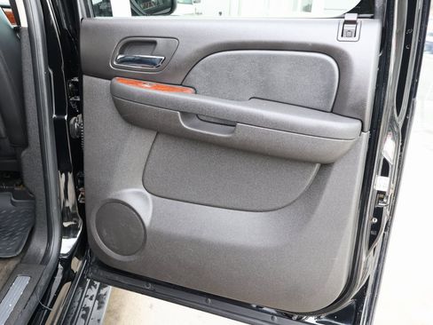 Used 2012 Chevrolet Avalanche LTZ image 34