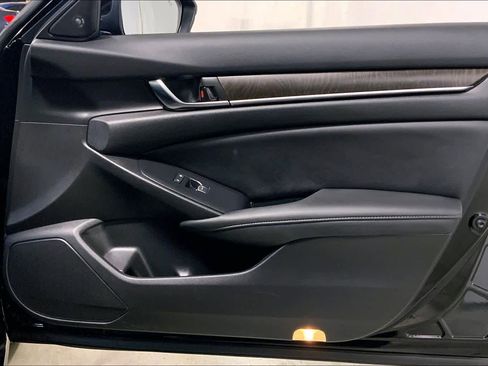 Used 2020 Honda Accord Touring image 22