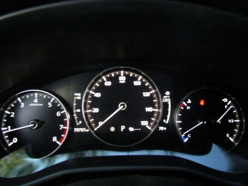 Used 2020 MAZDA MAZDA3 Hatchback w/ Premium Package image 24