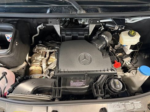 Used 2025 Mercedes-Benz Sprinter 2500 image 26