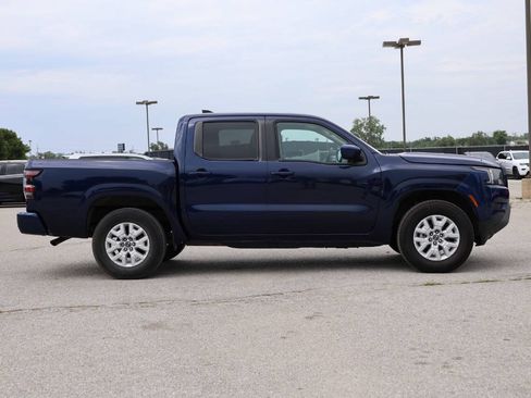 Used 2022 Nissan Frontier SV RWD image 7