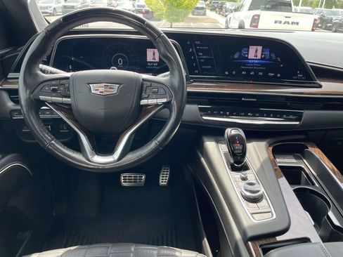 Used 2022 Cadillac Escalade Sport Platinum w/ Heavy-Duty Trailer Package AWD/4WD image 14