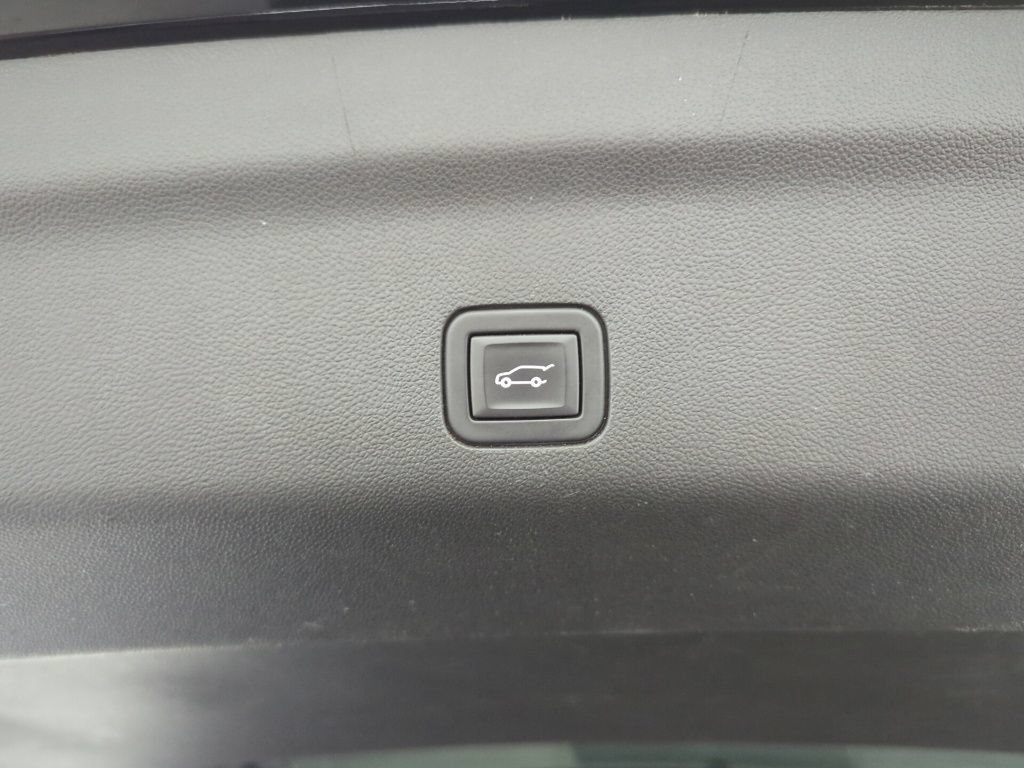 Used 2023 Chevrolet Tahoe High Country AWD/4WD image 38