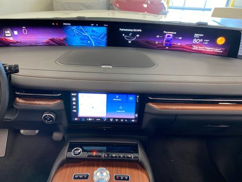 New 2027 Lincoln Navigator Black Label AWD/4WD image 23