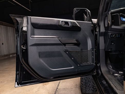 Used 2025 Ford Bronco Badlands image 29