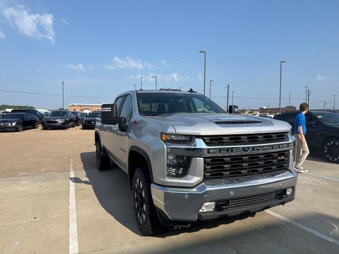 Used 2020 Chevrolet Silverado 2500 LT w/ All Star Edition AWD/4WD image 3