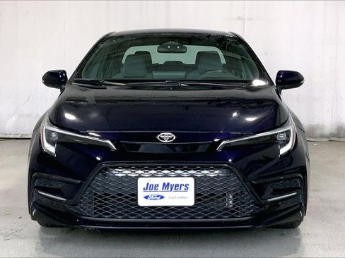 Used 2023 Toyota Corolla SE FWD image 2