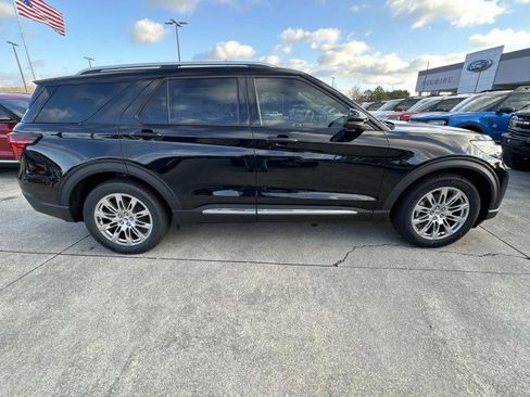 New 2026 Ford Explorer Platinum image 8