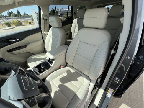 Used 2022 GMC Acadia Denali w/ Denali Ultimate Package image 15