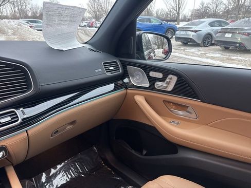 Used 2024 Mercedes-Benz GLS 580 4MATIC image 29