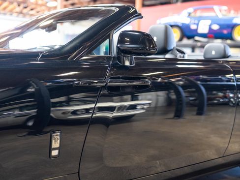 Used 2020 Rolls-Royce Dawn image 44