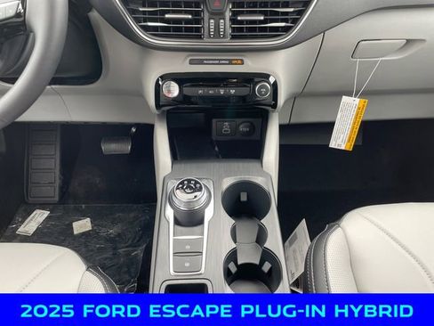 New 2025 Ford Escape SE w/ PHEV Premium Package image 11