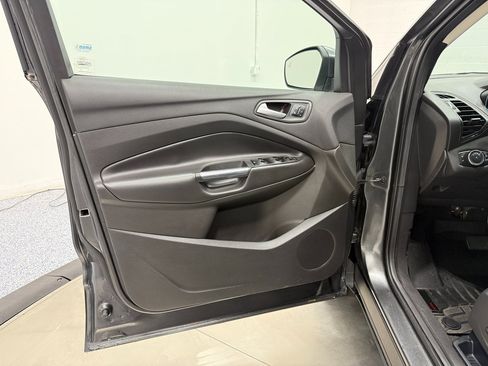 Used 2017 Ford Escape Titanium image 9