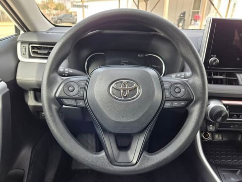 Used 2025 Toyota RAV4 LE image 20