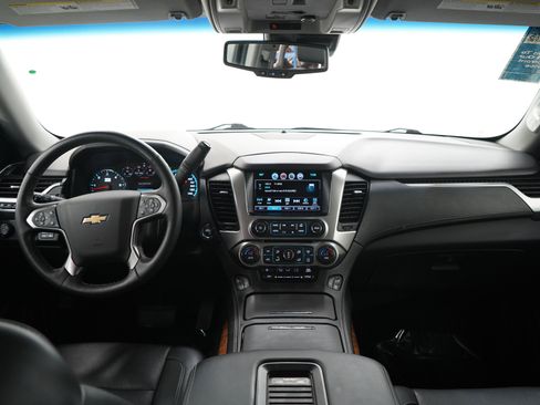 Used 2018 Chevrolet Suburban Premier w/ RST Edition AWD/4WD image 19