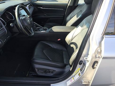 Used 2018 Toyota Camry XSE FWD image 16