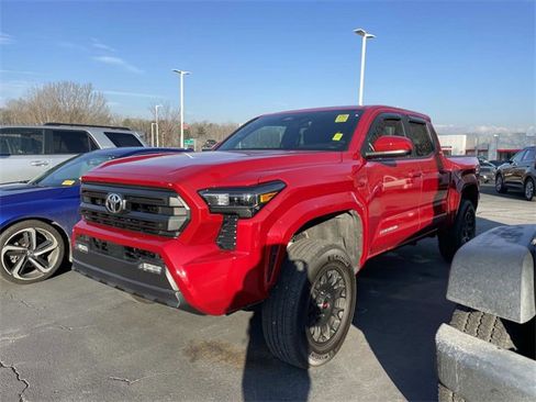 Used 2025 Toyota Tacoma SR5 image 1