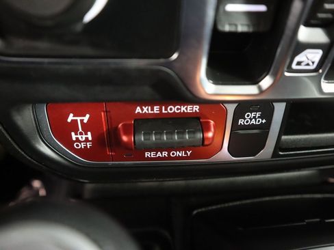 Used 2024 Jeep Wrangler Unlimited image 50