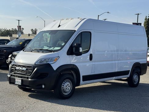 Used 2024 RAM ProMaster 2500 w/ Safety Group image 3