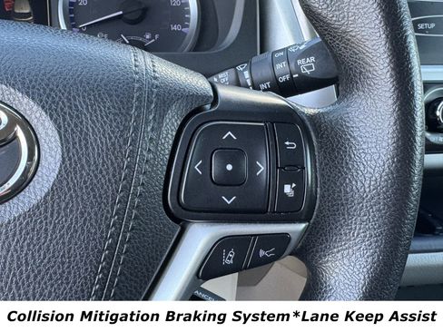 Used 2019 Toyota Highlander LE image 7