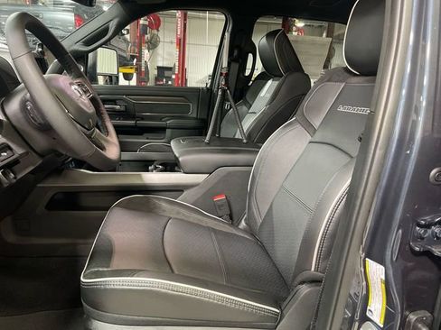 New 2026 RAM 2500 Laramie AWD/4WD image 11