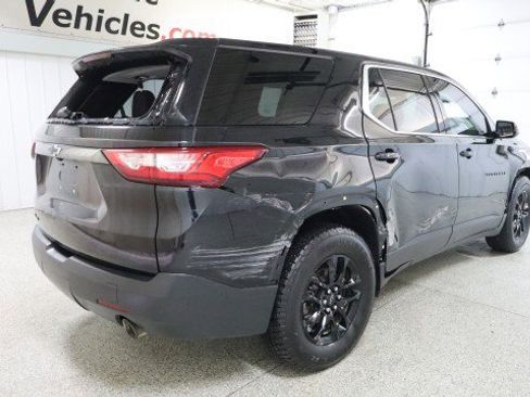 Used 2020 Chevrolet Traverse LS w/ LPO, Blackout Package AWD/4WD image 6
