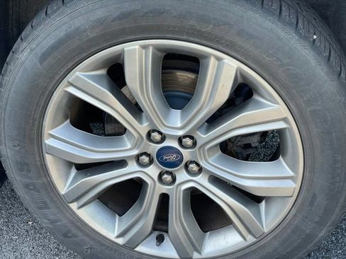 Used 2019 Ford Edge Titanium FWD image 27