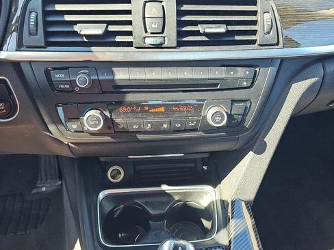 Used 2015 BMW 320i Sedan RWD image 11