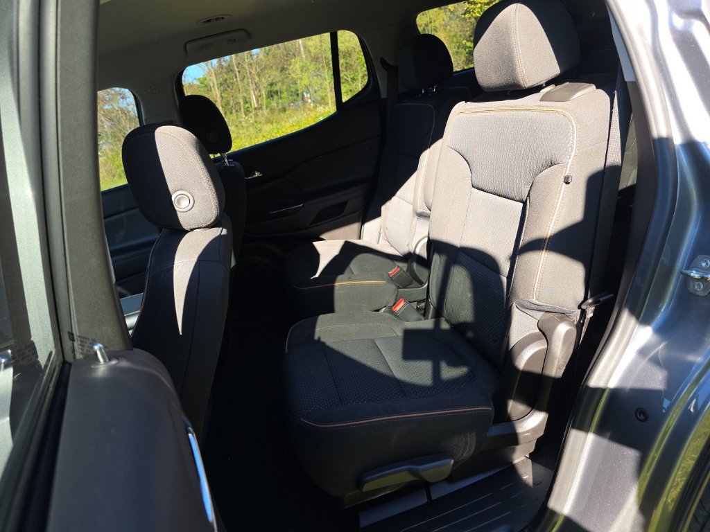 Used 2022 GMC Acadia AT4 w/ Trailering Package AWD/4WD image 14