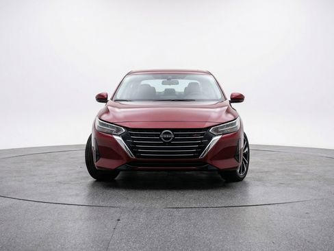 Used 2025 Nissan Sentra SV image 2