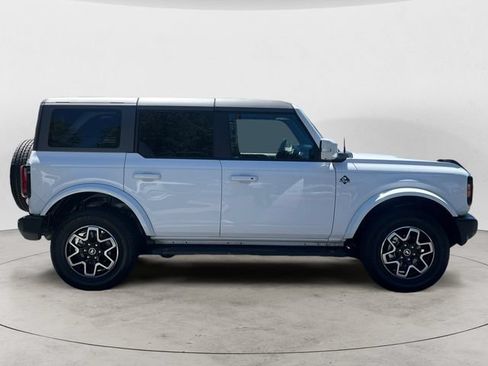 Used 2024 Ford Bronco Outer Banks AWD/4WD image 4