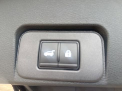 Certified 2025 Nissan Rogue SL w/ SL Premium Package image 35