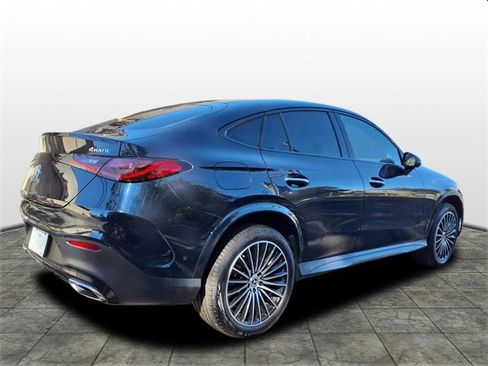 Used 2024 Mercedes-Benz GLC 300 4MATIC image 3