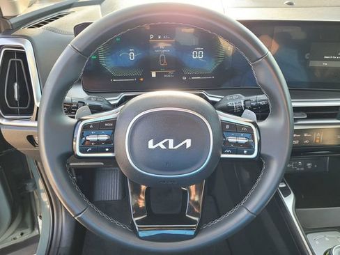 Used 2025 Kia Sorento EX AWD/4WD image 18