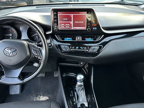 Used 2019 Toyota C-HR XLE image 16
