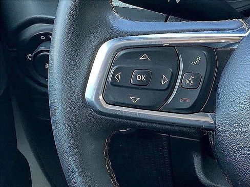 Used 2024 Jeep Wrangler Sahara image 12