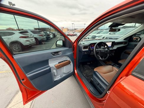 Used 2022 Ford Maverick Lariat w/ Lariat Luxury Package image 11