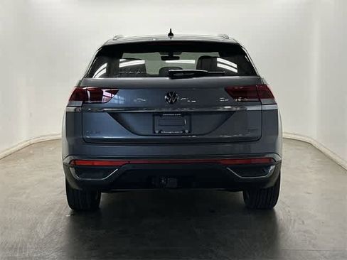 Used 2023 Volkswagen Atlas Cross Sport SE w/ Panoramic Sunroof Package image 4