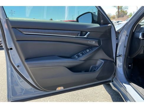 Used 2022 Honda Accord Touring image 10
