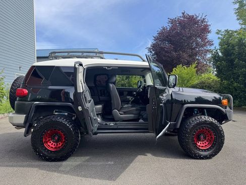 Used 2007 Toyota FJ Cruiser 4WD image 10