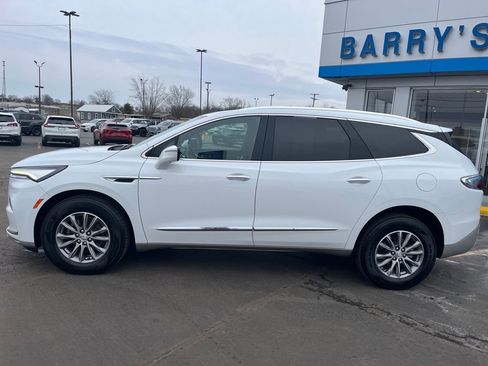 Used 2024 Buick Enclave Premium image 2