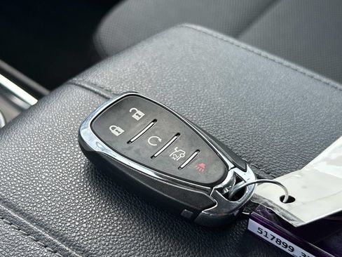 Used 2021 Chevrolet Traverse LT FWD image 36